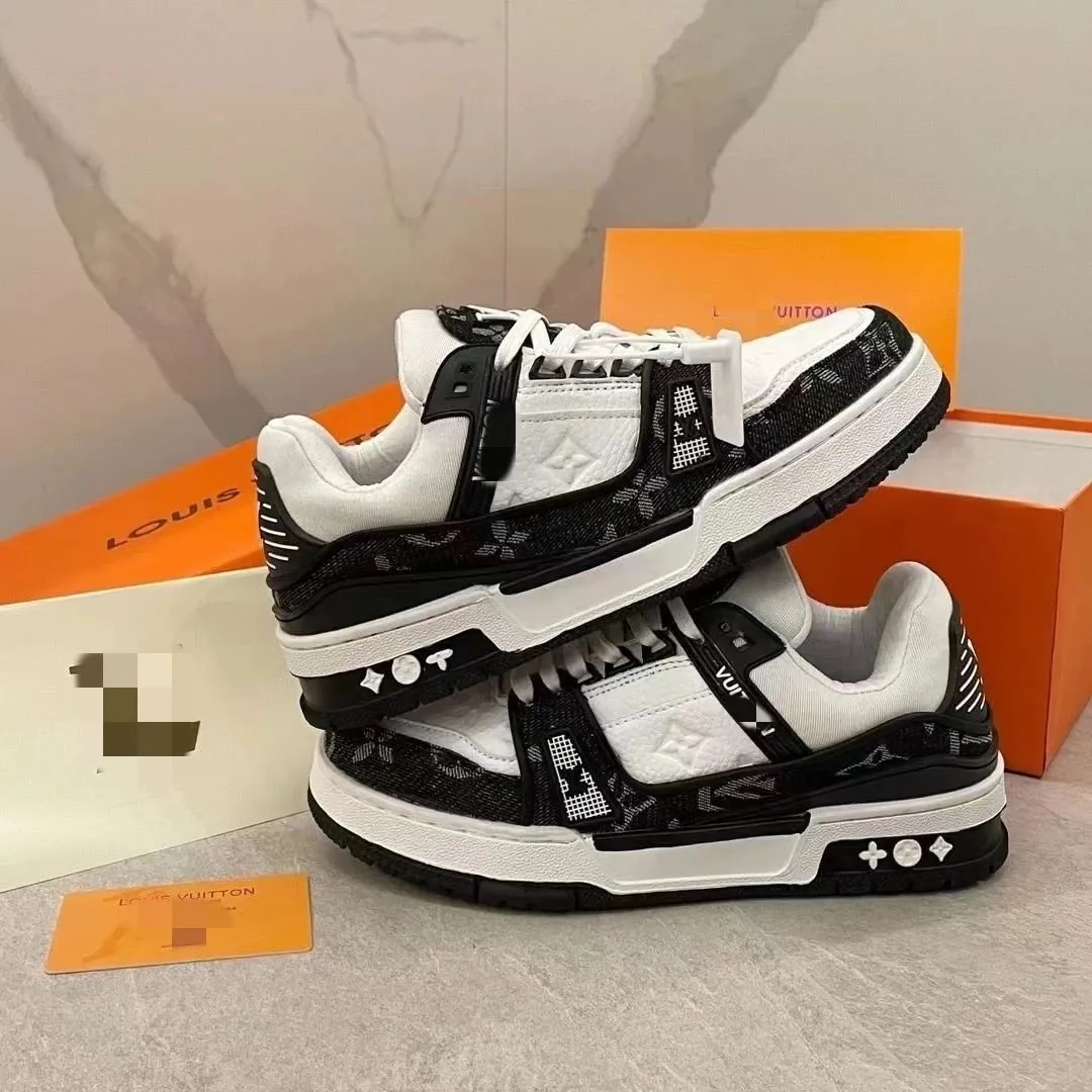 Lv budget Trainer shoes thumbnail 2