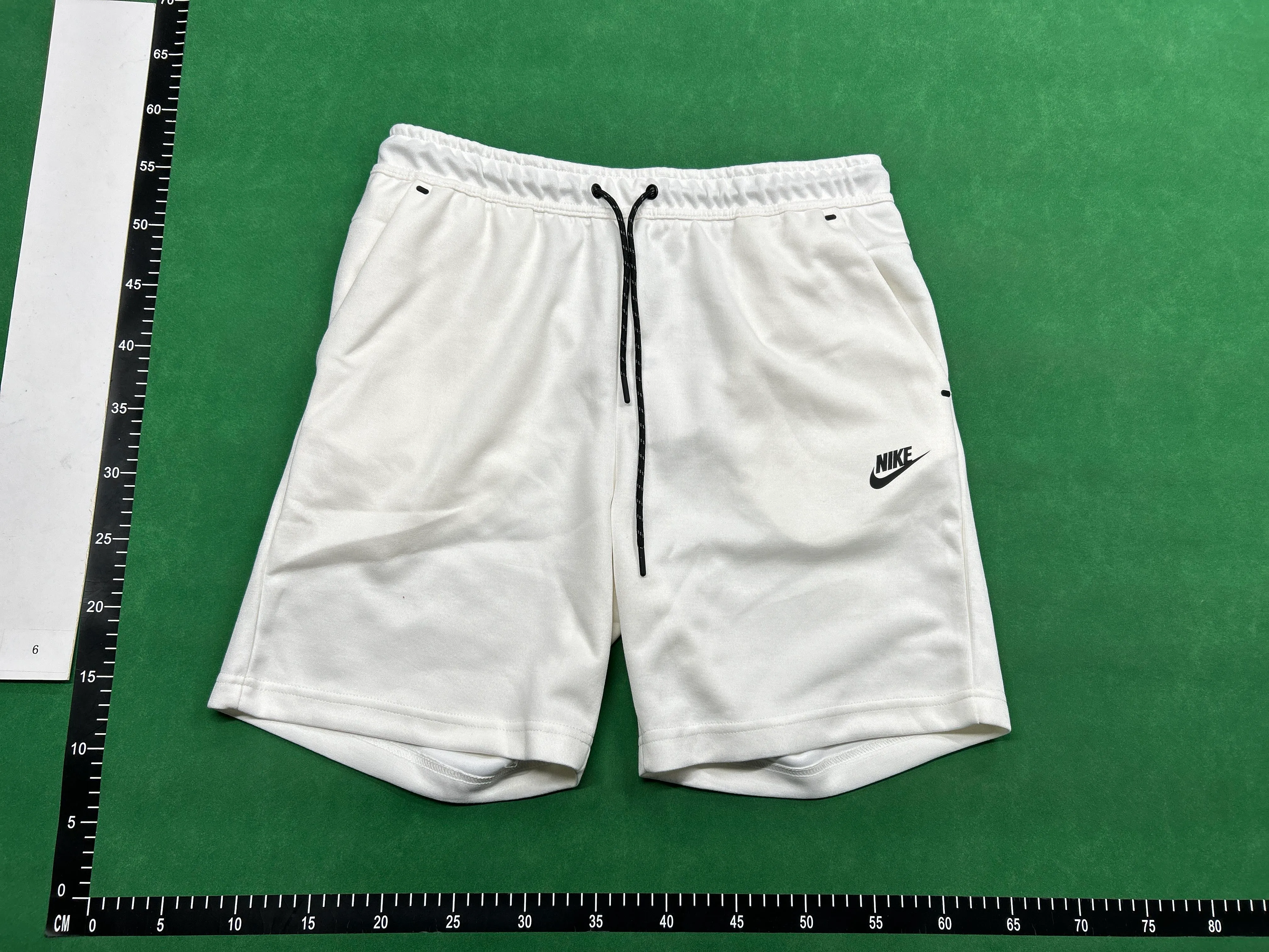 NIKE TECH ŠORC thumbnail 2