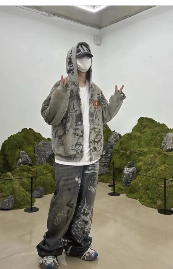 BLenciaga Graffiti Pants 2 Styles thumbnail 4