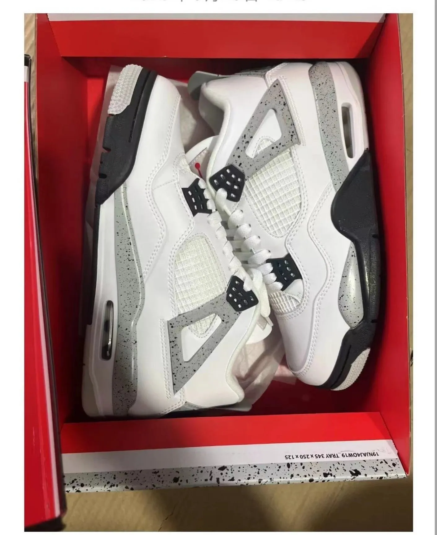 Jordan 4 thumbnail 3