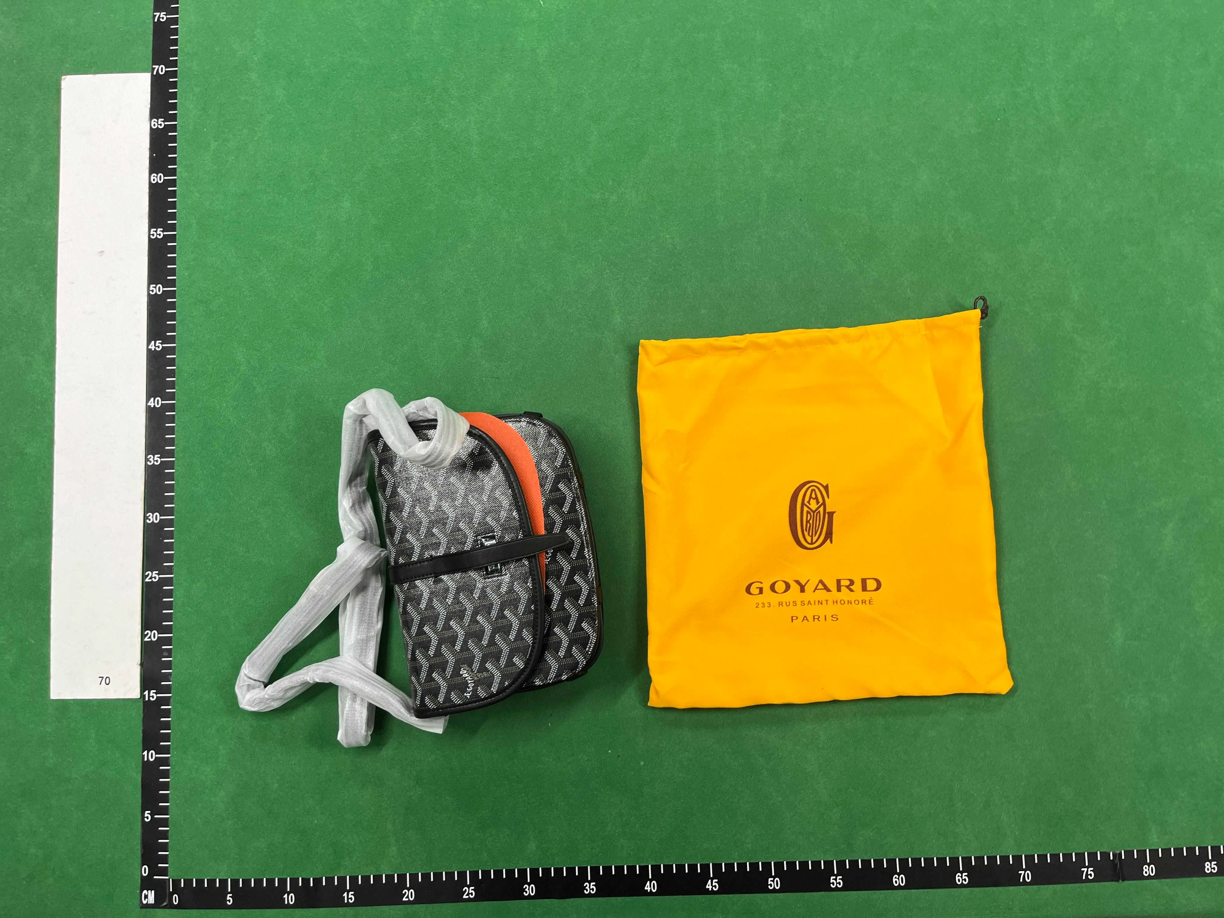 goyard messenger thumbnail 2