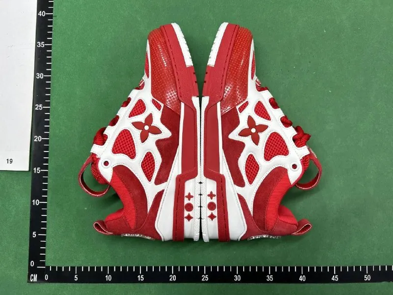 Louis Vuitton skate thumbnail 2