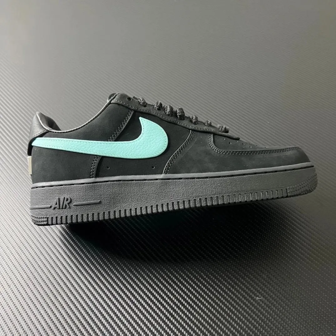 Nike Air Force 1 thumbnail 2