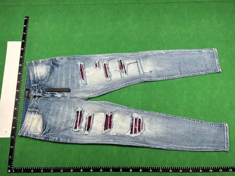 AMIRI jeans thumbnail 3